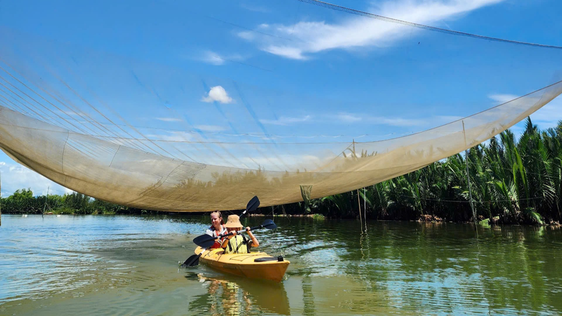 Rowing Sup/Kayak from the Coconut forest to the Craft village (11)